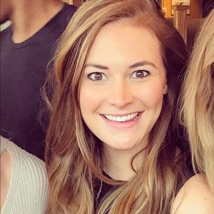 Meet your Posher, Elizabeth